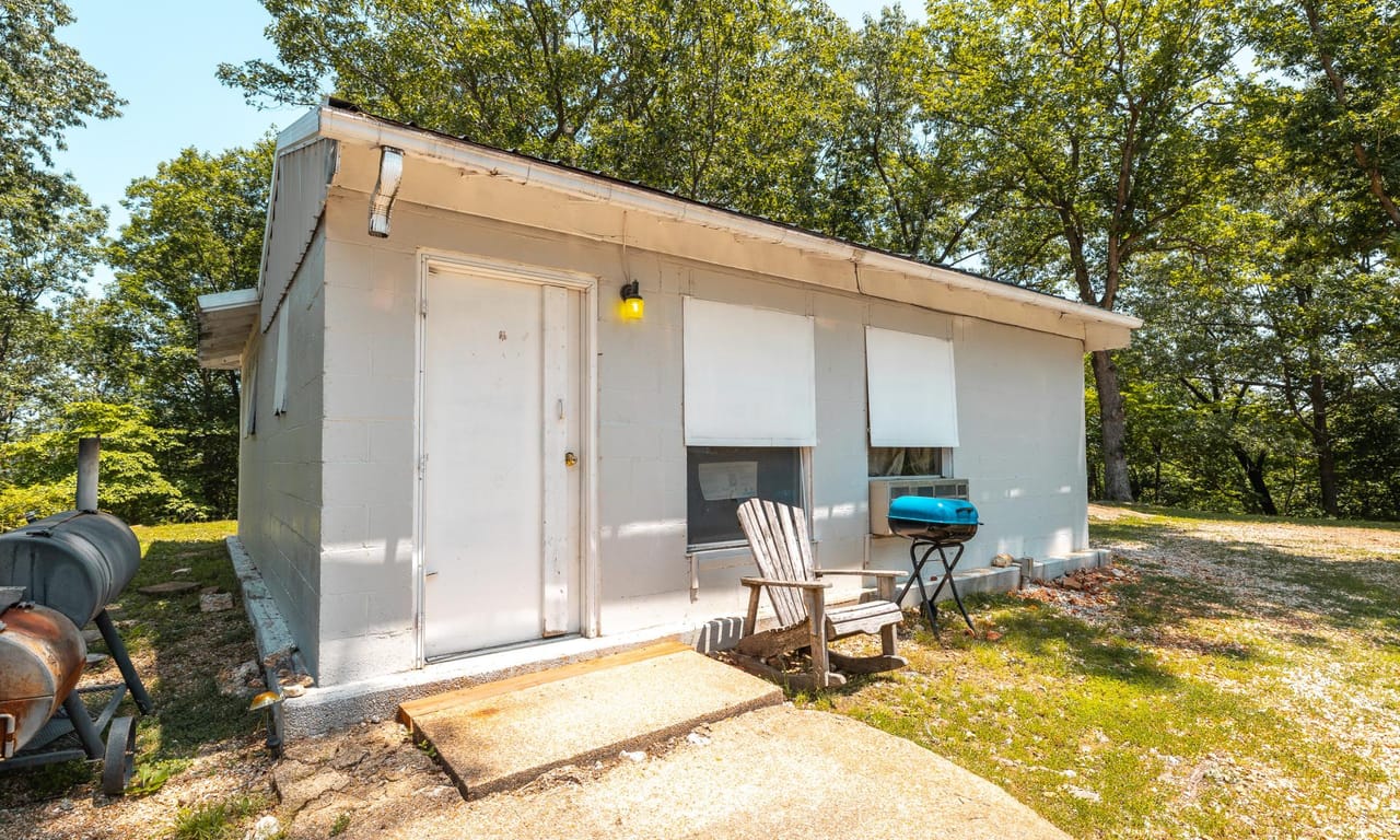 Listing Image 6