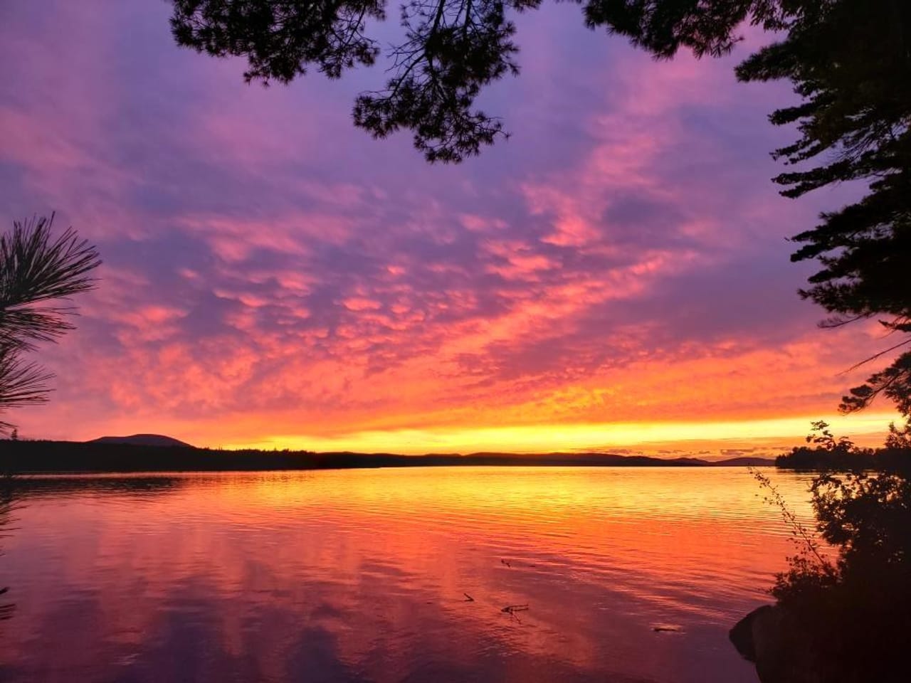 Sunsets & Sandy Beach on North Twin Lake