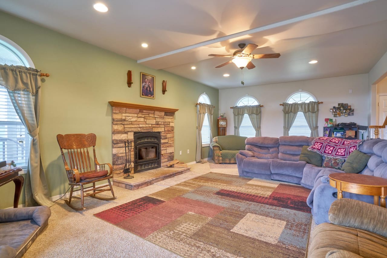 13794 Perry Road