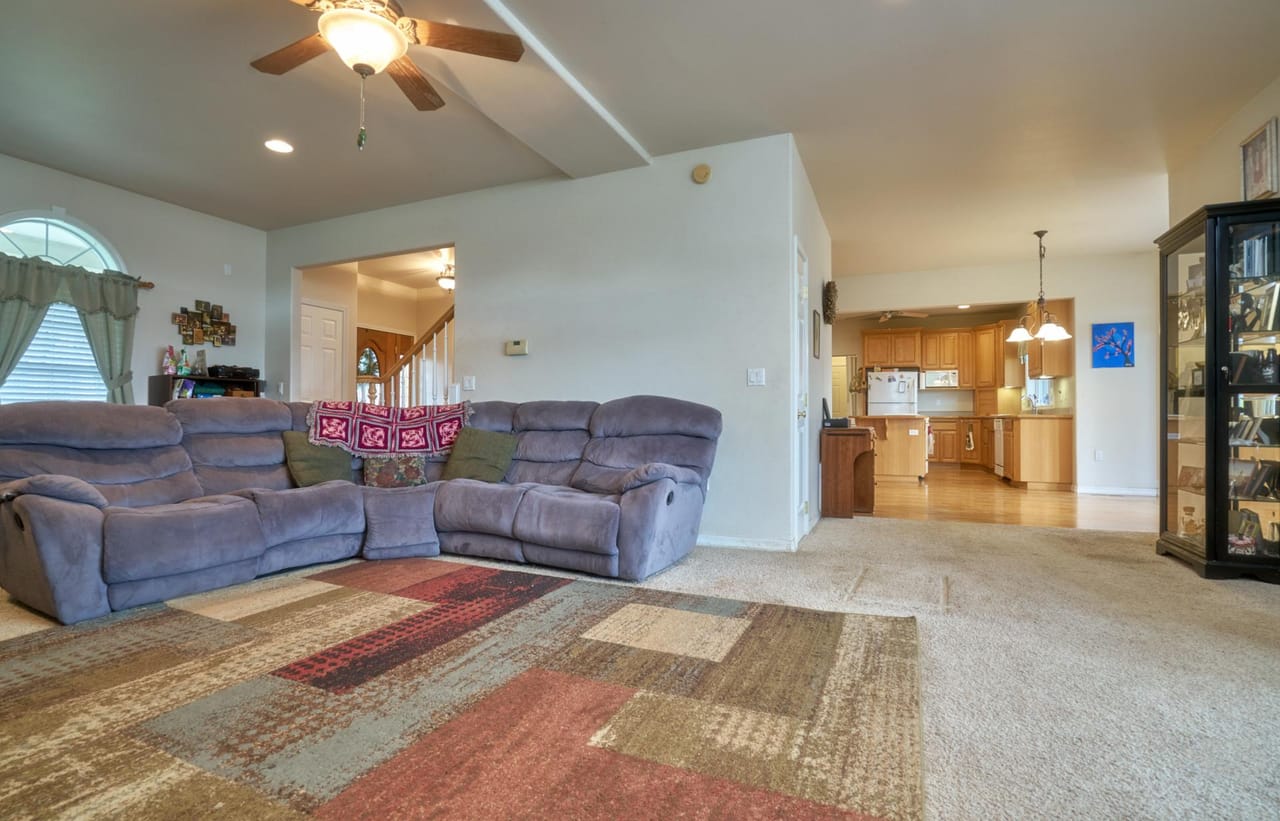 13794 Perry Road