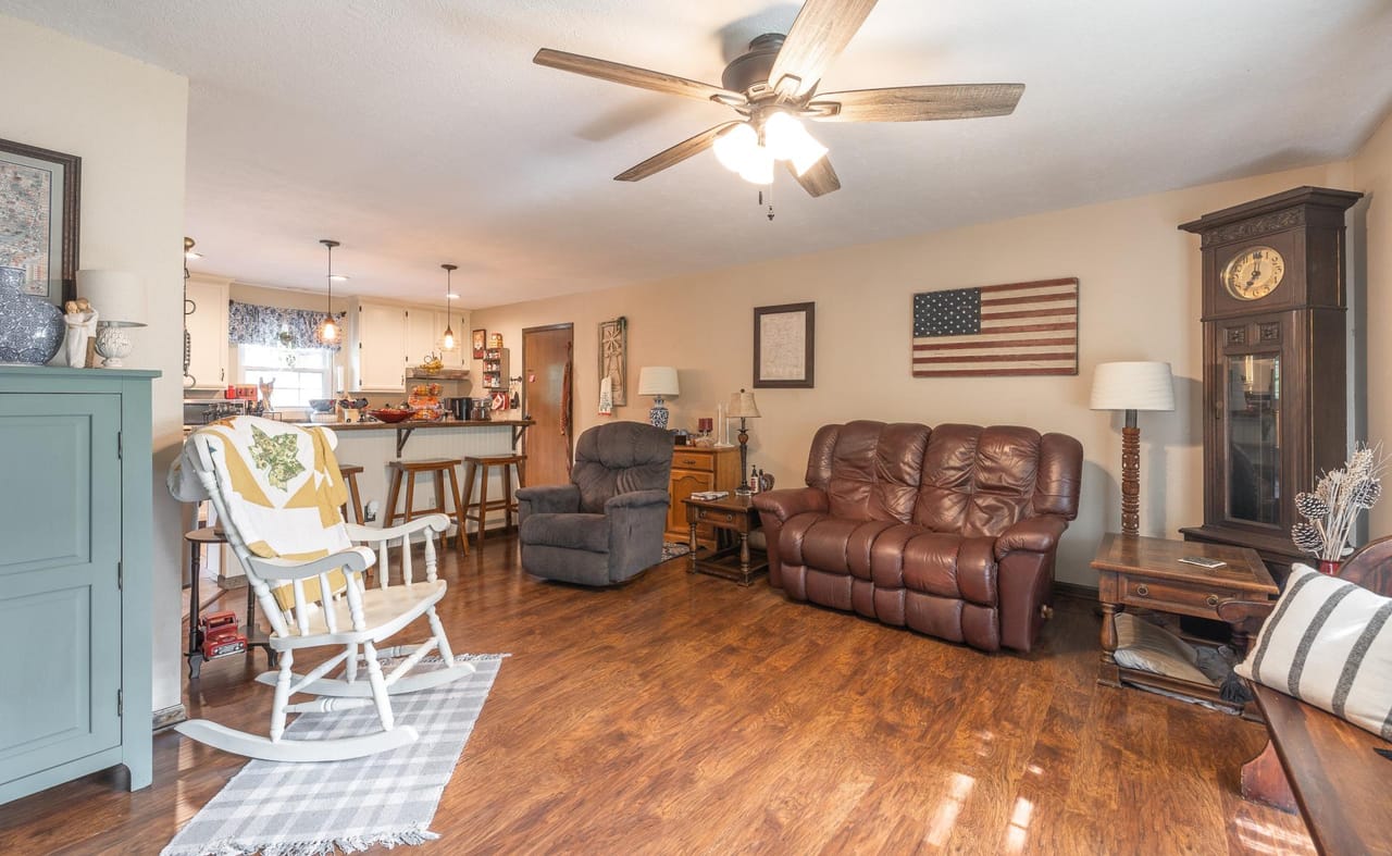 Listing Image 18