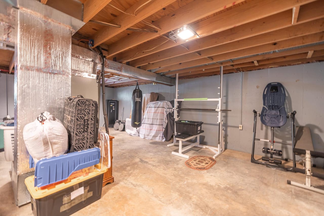 Listing Image 9
