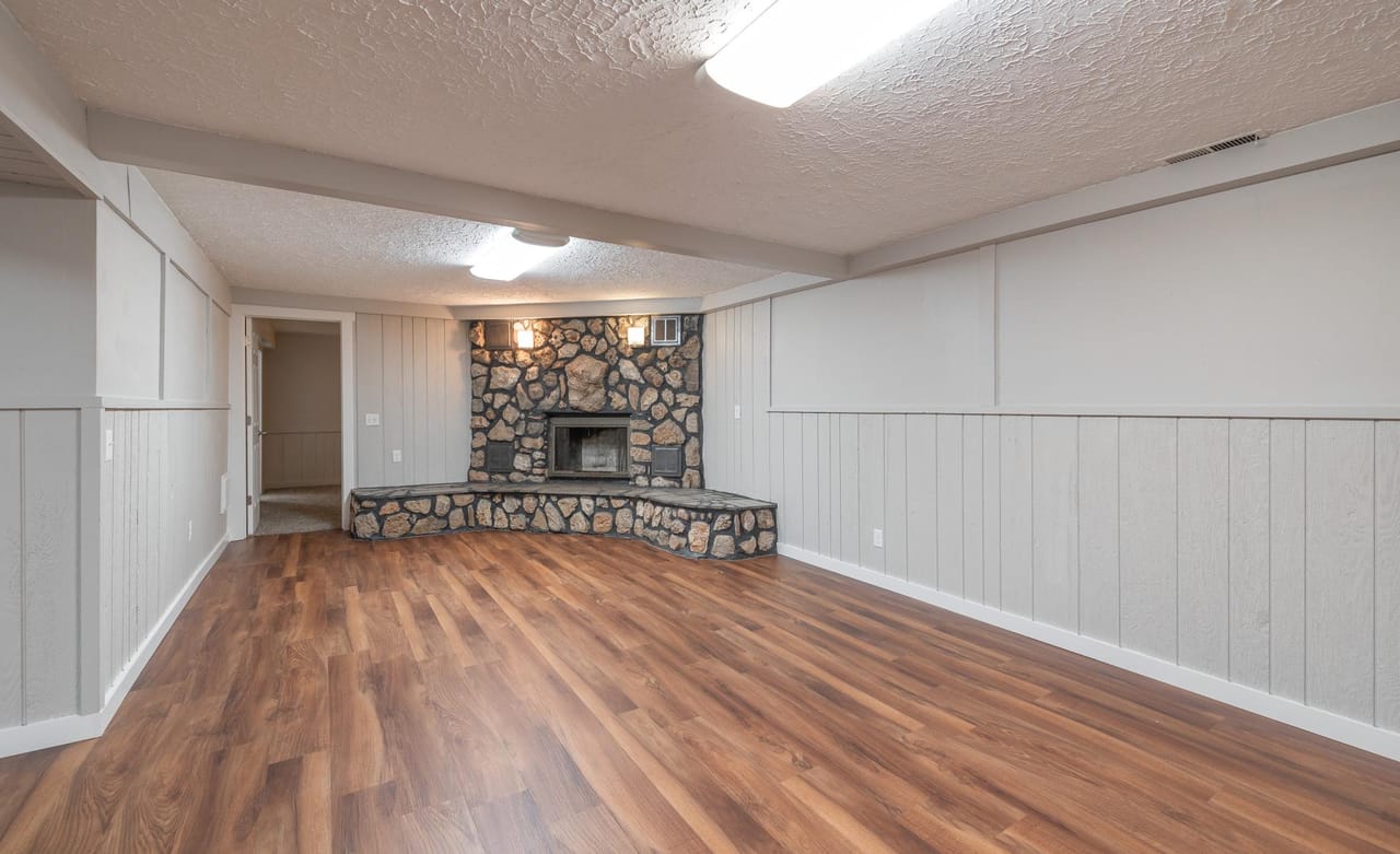Listing Image 56