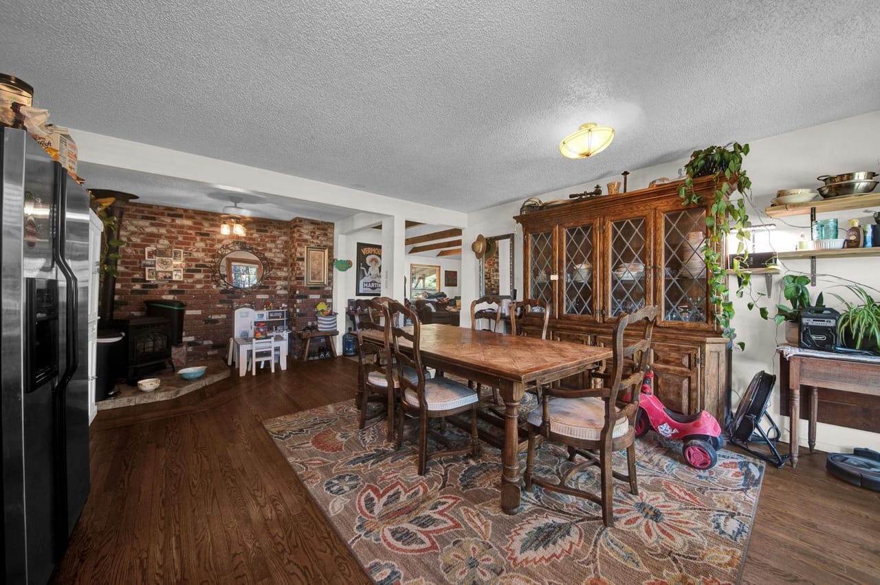 Listing Image 20