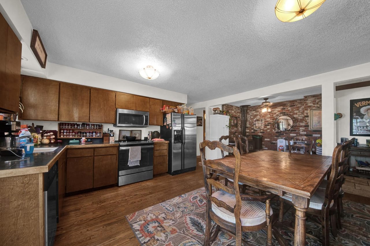 Listing Image 22