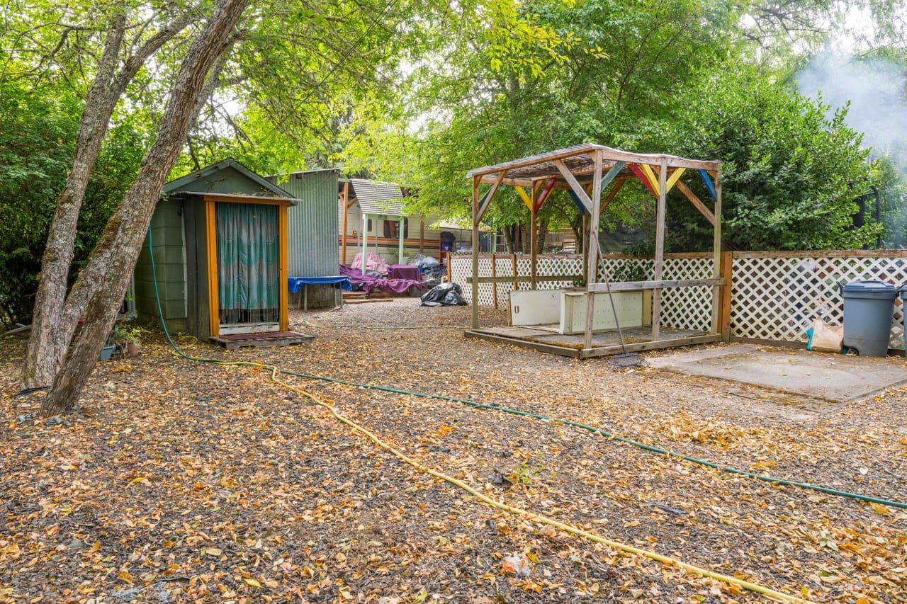 Listing Image 79