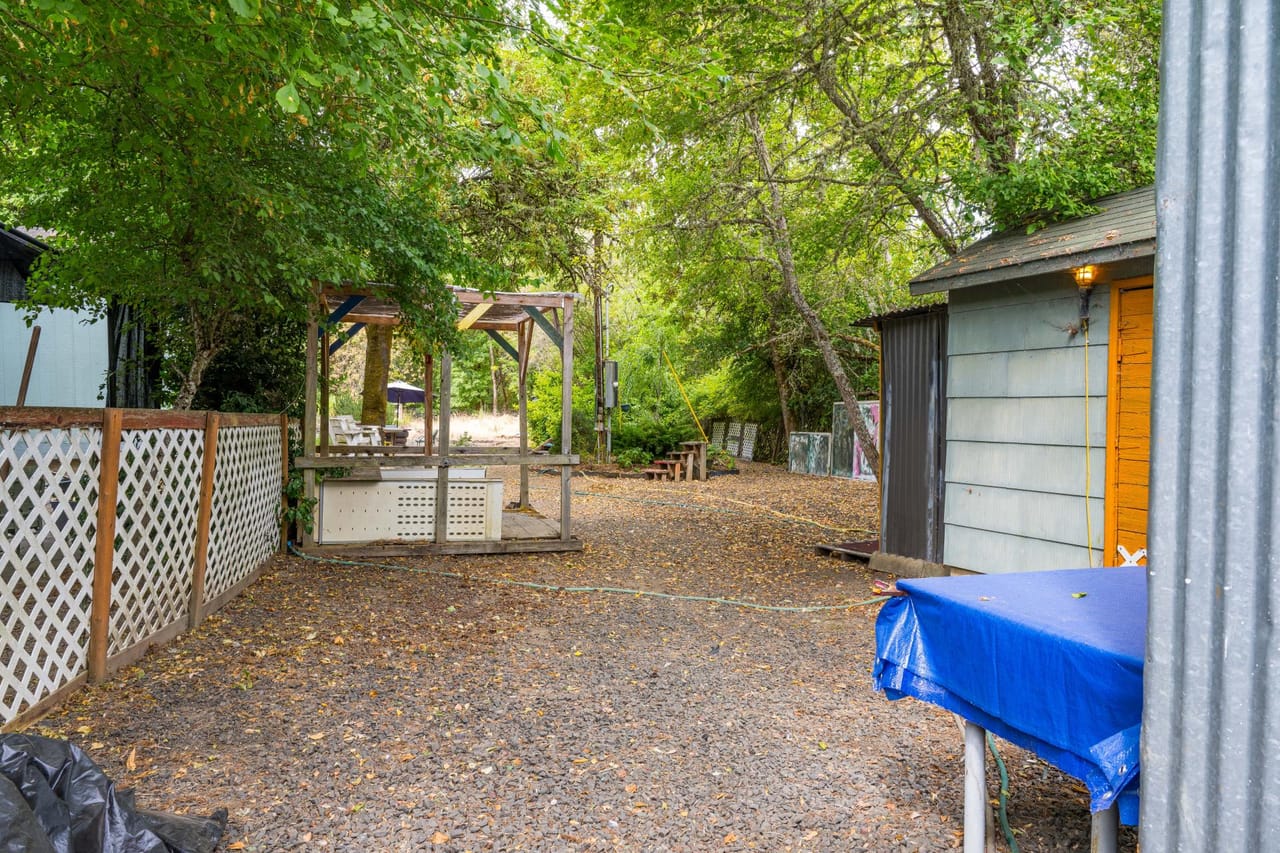 Listing Image 80