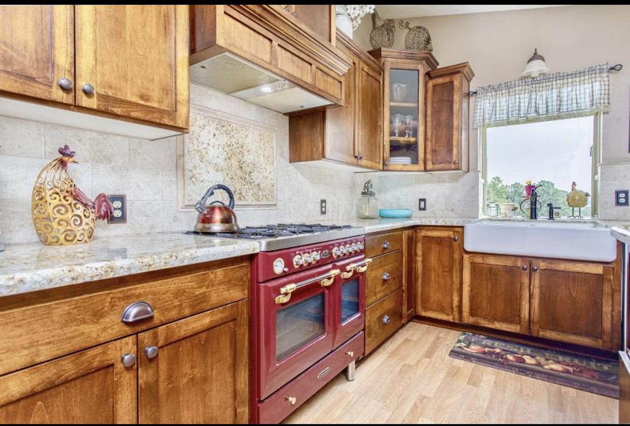 Listing Image 22
