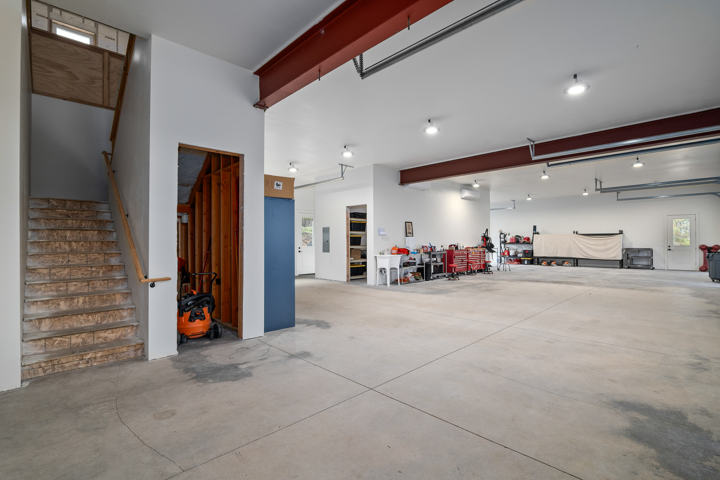 1694 Old Siskiyou Hwy