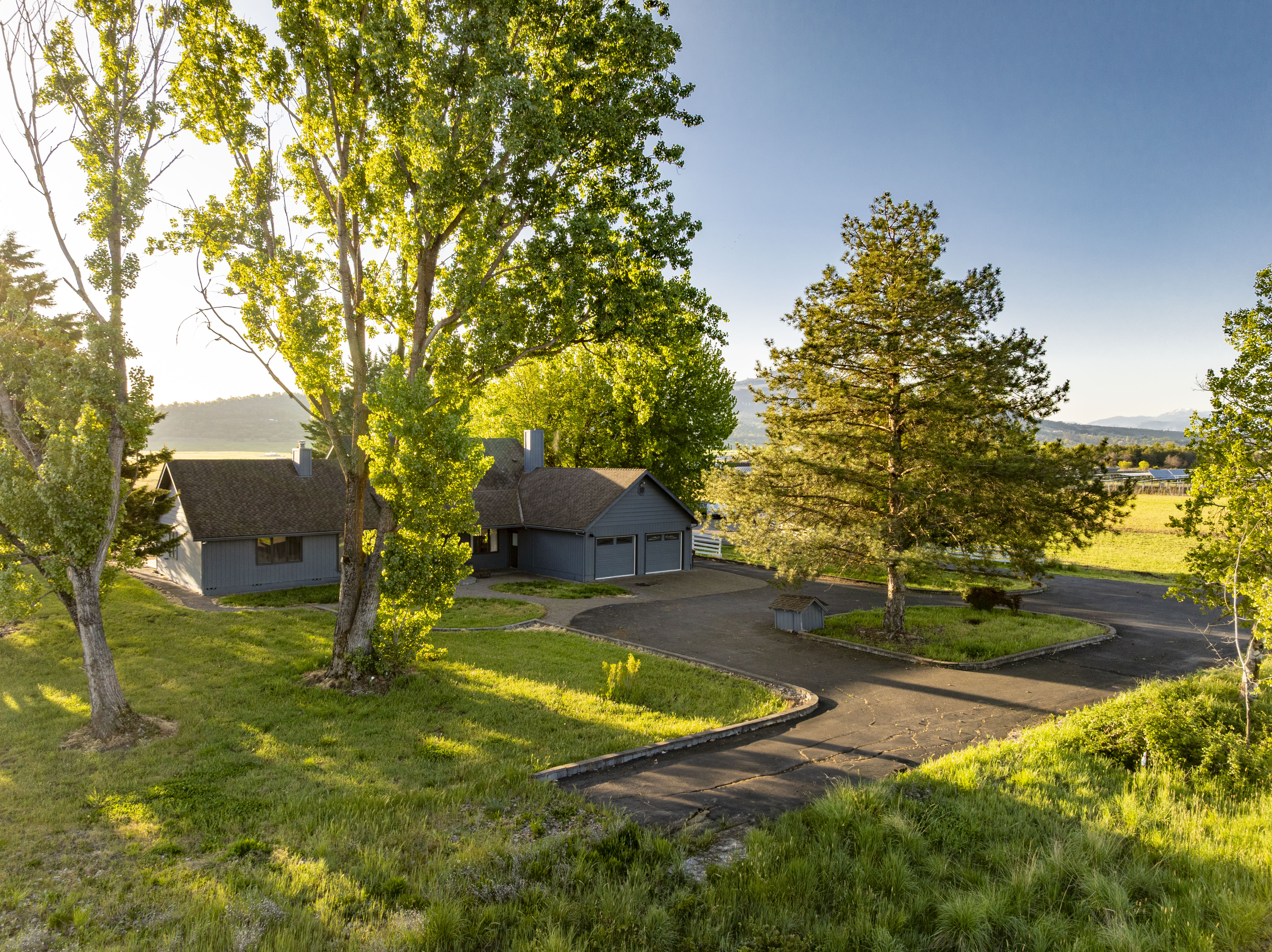 Mountain View Acres - 5900 McLoughlin Drive
