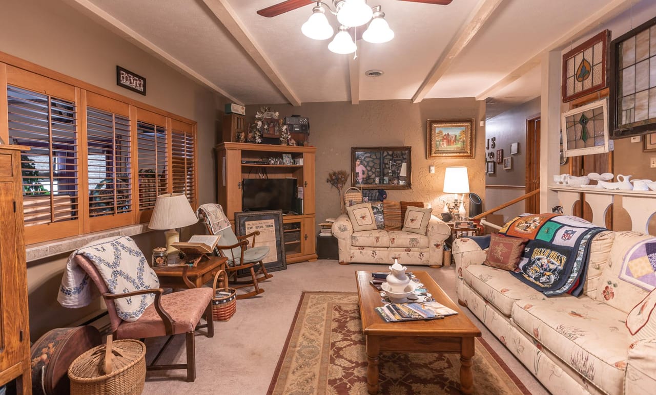 Listing Image 13