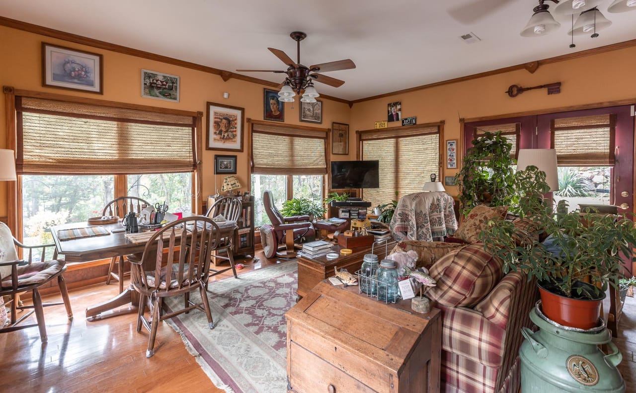 Listing Image 15