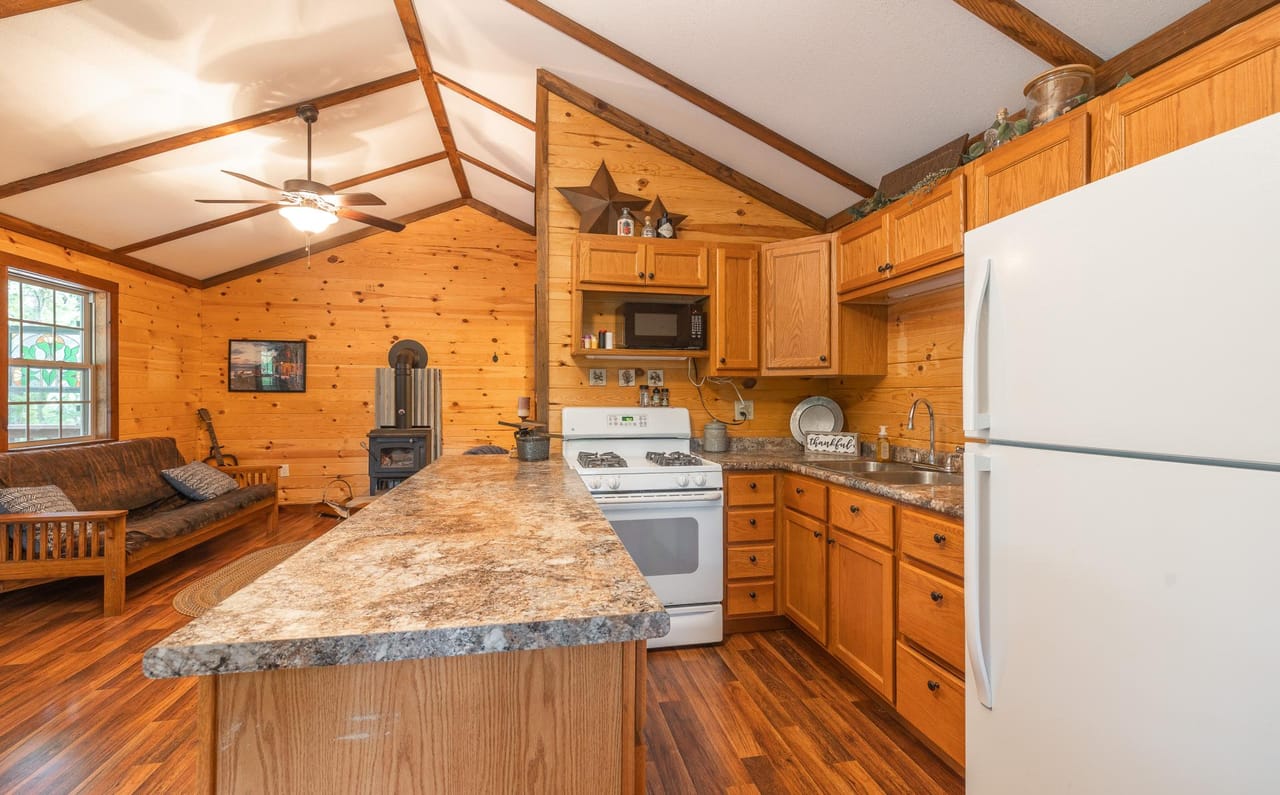 Listing Image 12