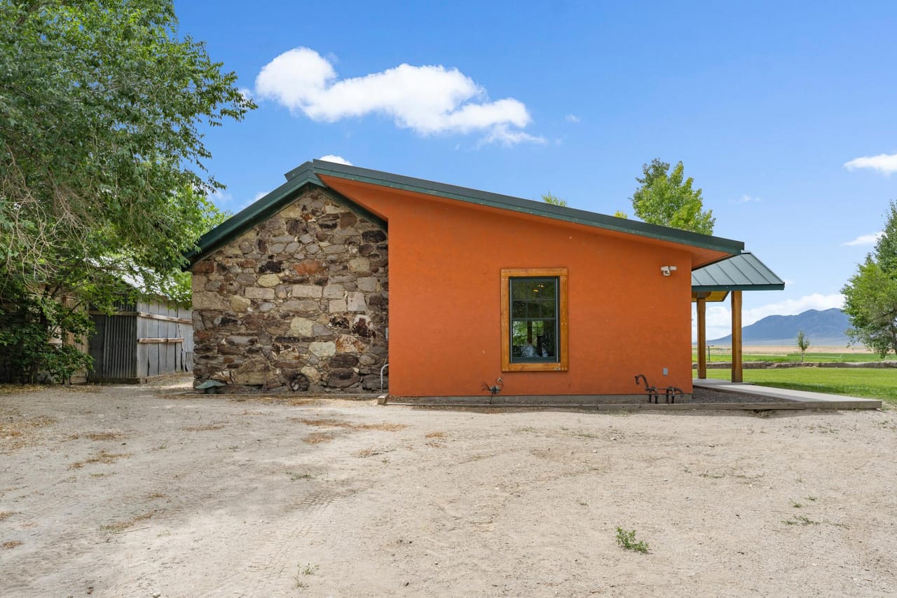 Listing Image 73