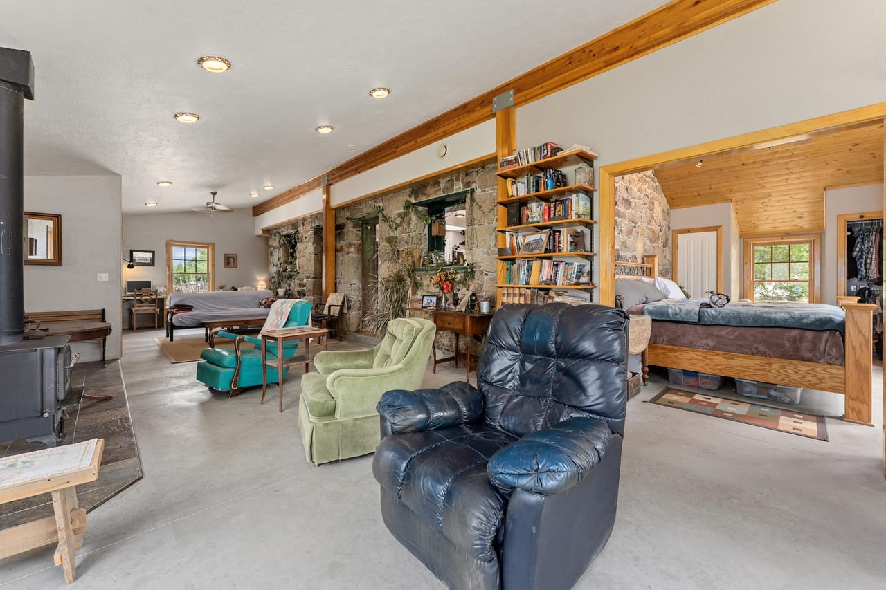 Listing Image 78