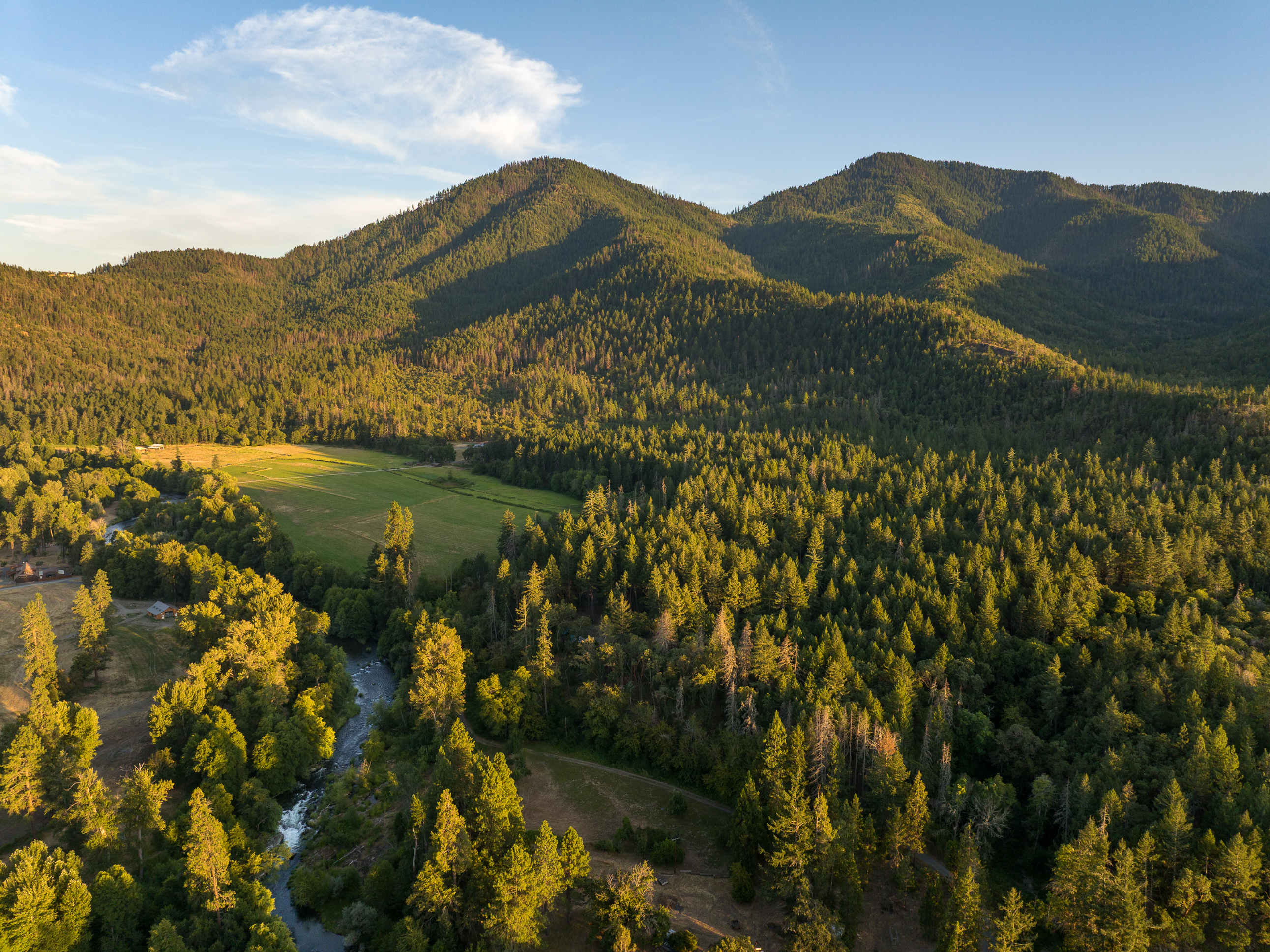 Applegate River Retreat - 11677 Hwy 238