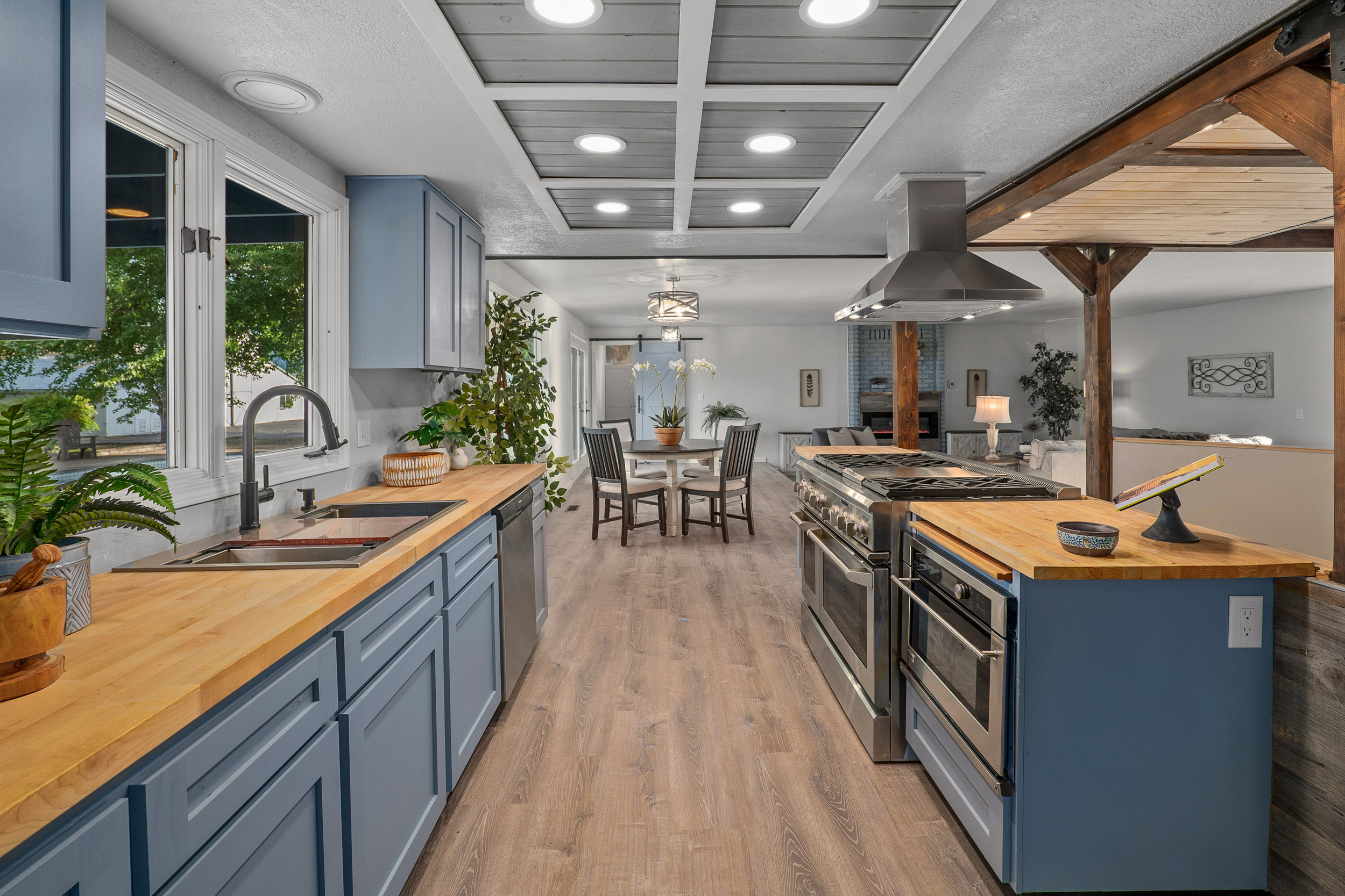 Mountain View Acres - 5900 McLoughlin Drive