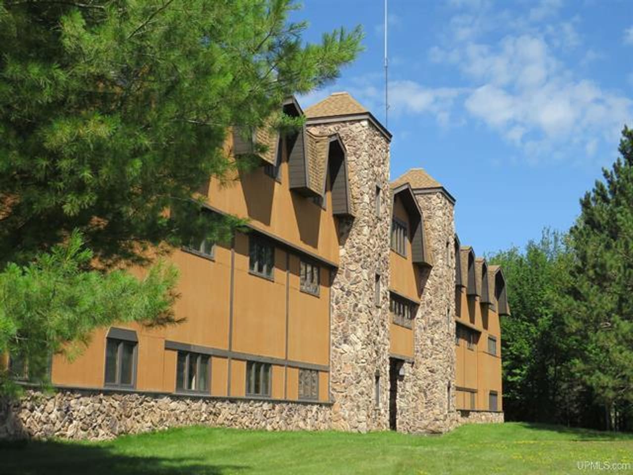Listing Image 83