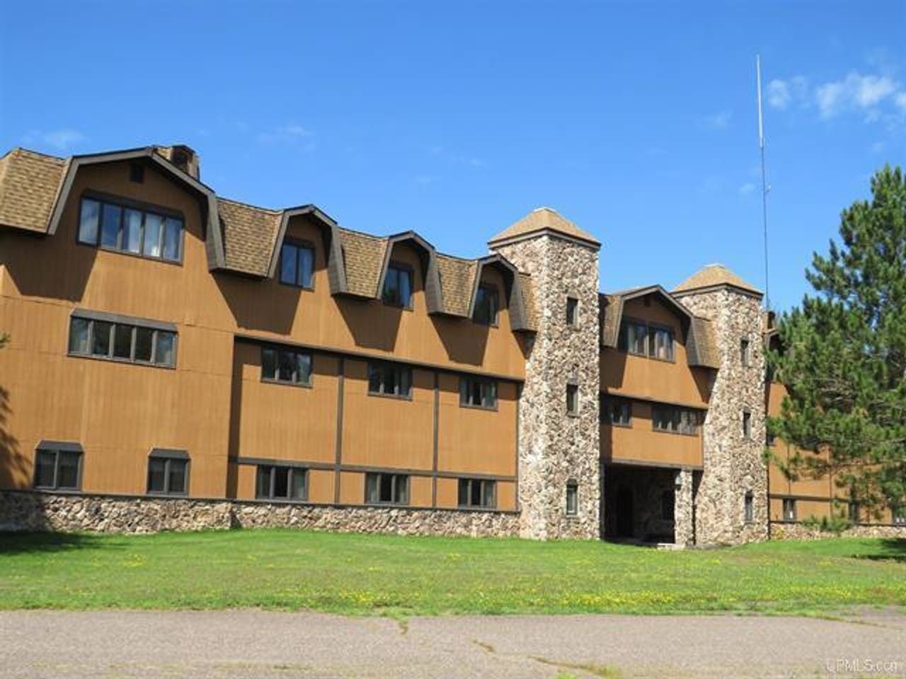 Listing Image 24