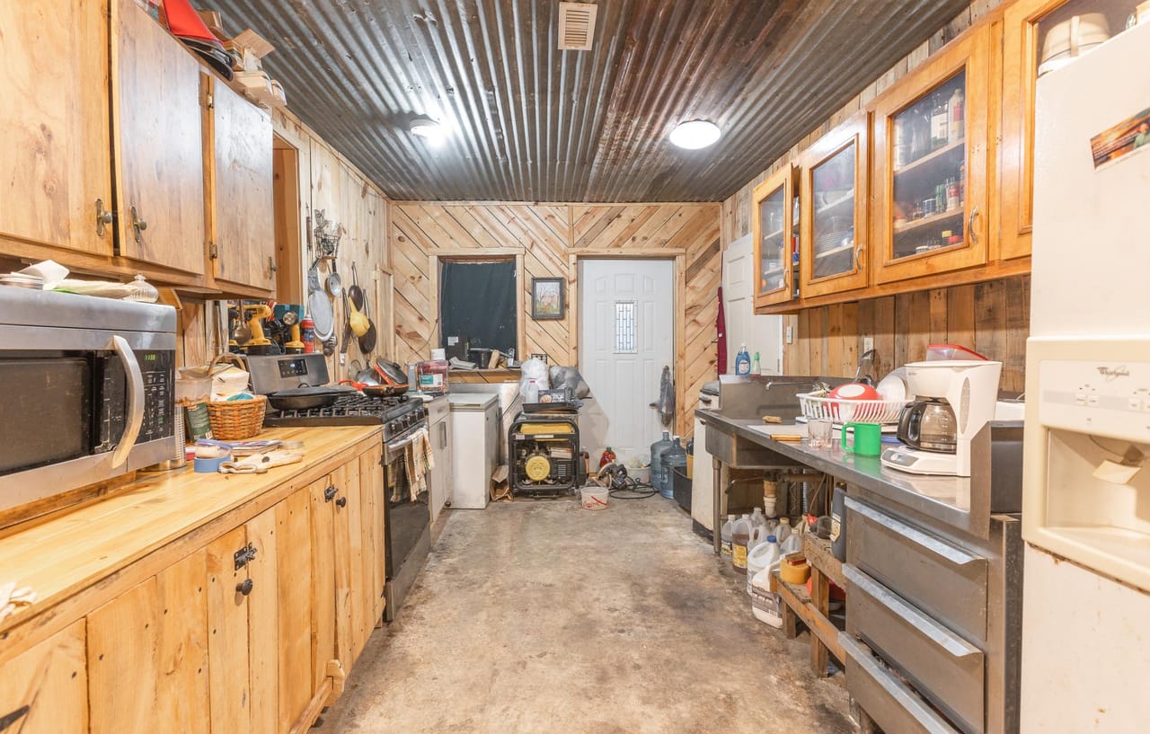 Listing Image 79