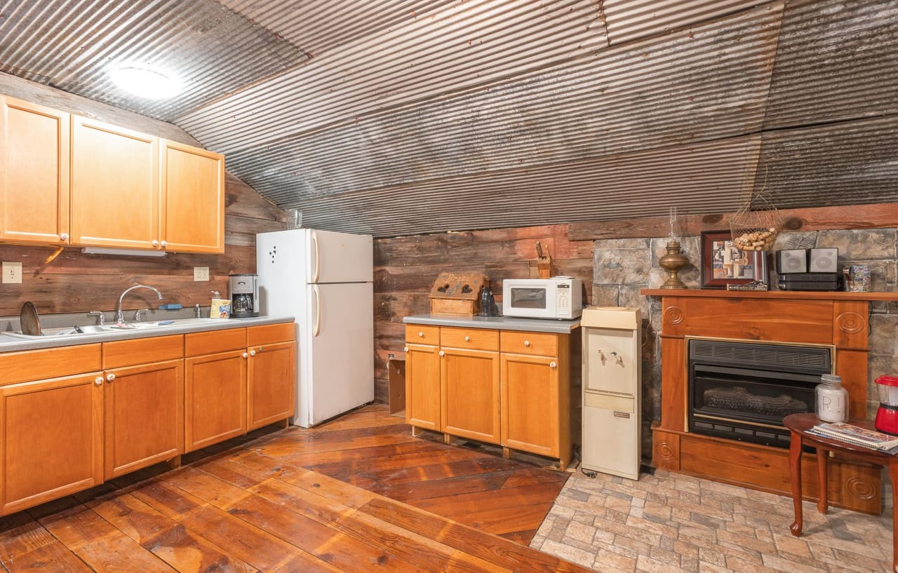 Listing Image 41