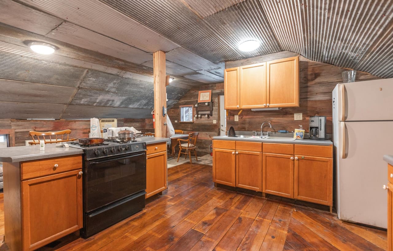 Listing Image 16
