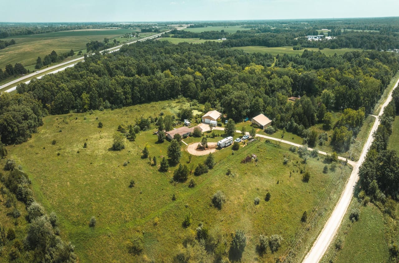 Listing Image 11