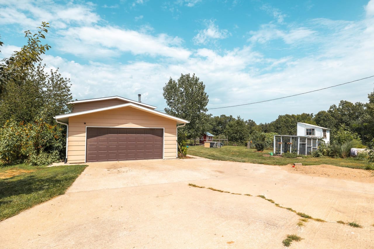 Listing Image 43