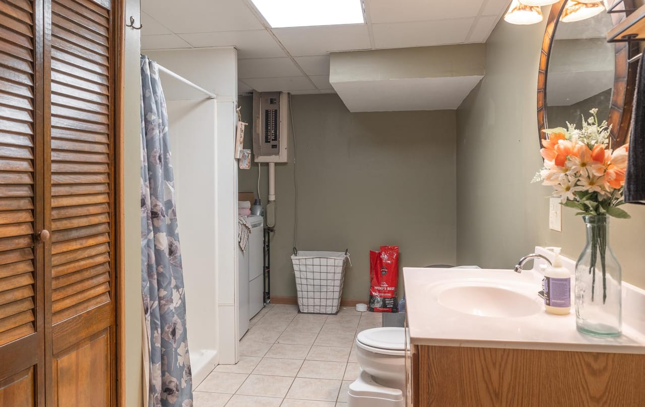 Listing Image 78