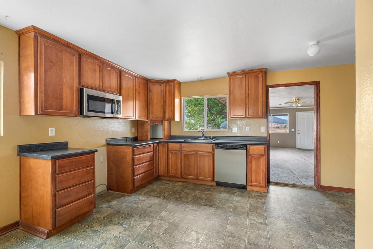Listing Image 64