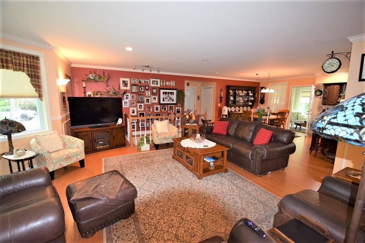 Listing Image 153