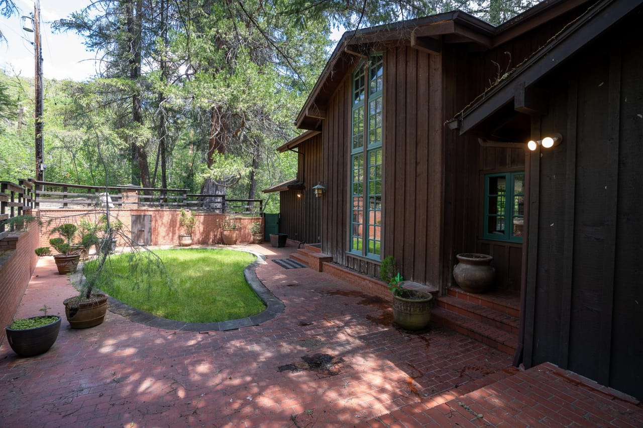 Listing Image 5