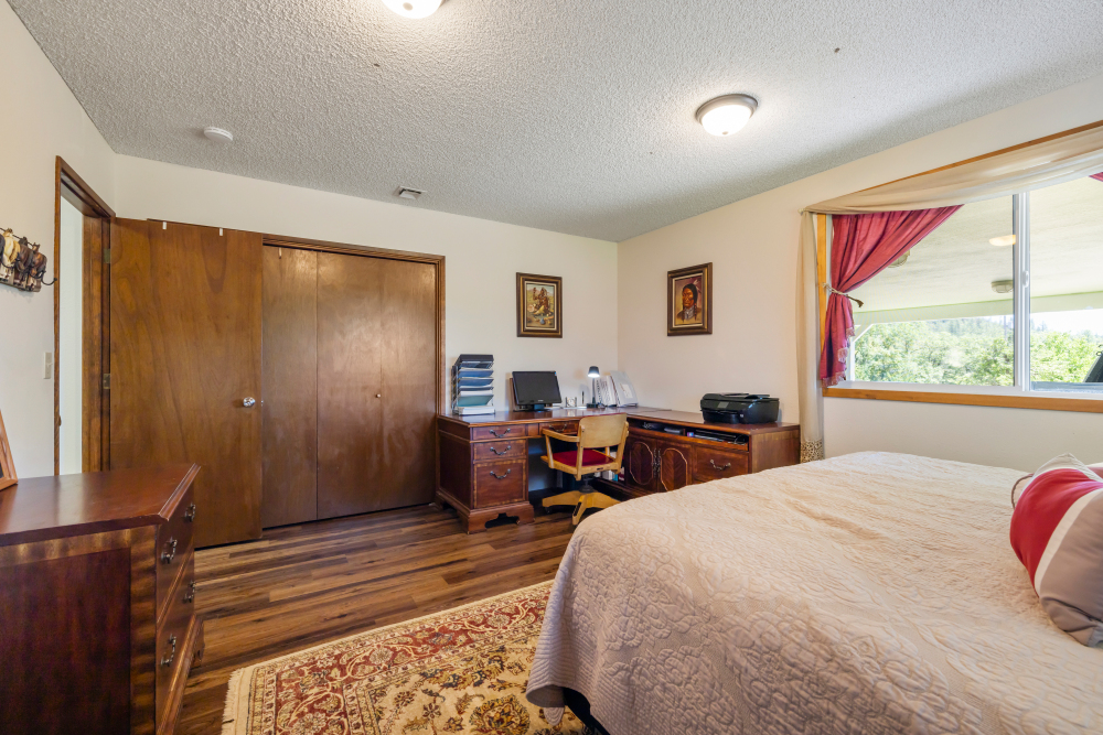 800 Hillandale Circle