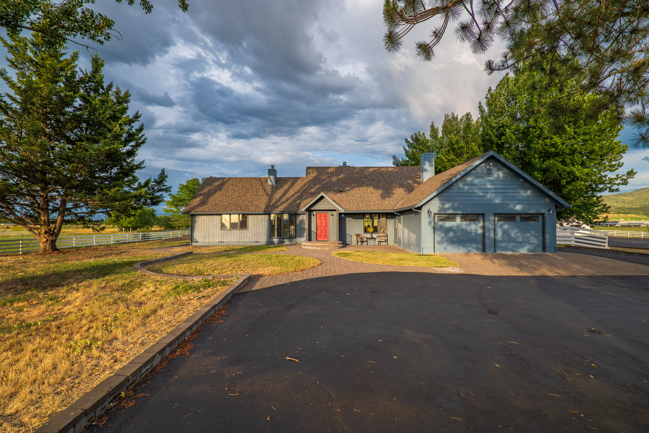 Mountain View Acres - 5900 McLoughlin Drive