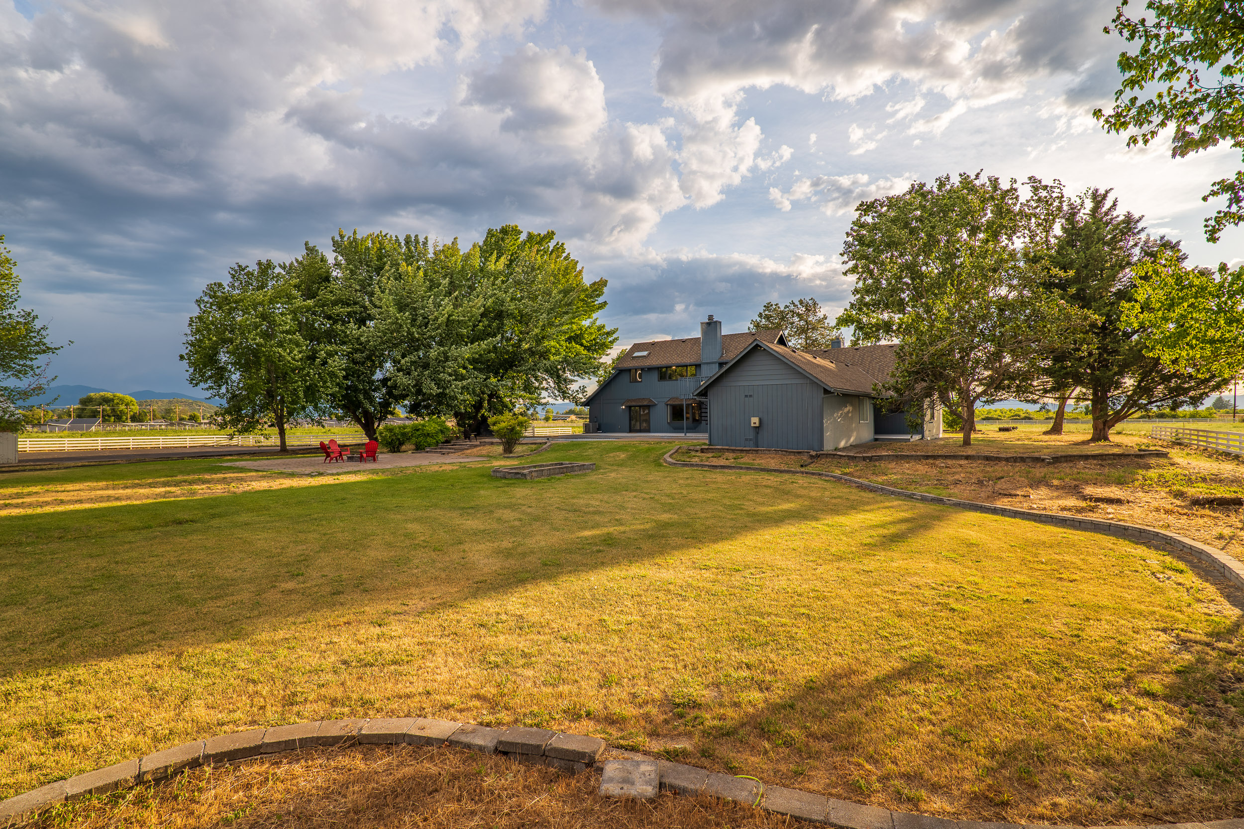 Mountain View Acres - 5900 McLoughlin Drive