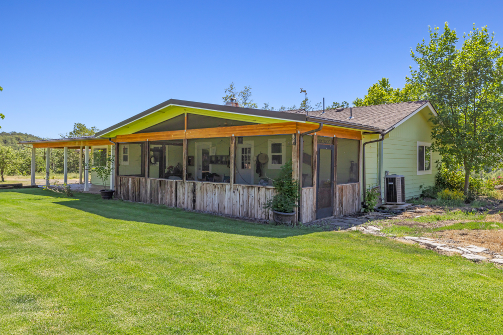 800 Hillandale Circle