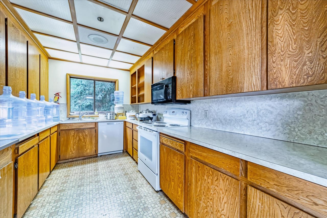 Listing Image 61