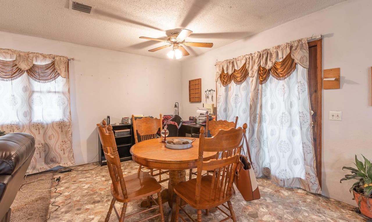 Listing Image 15