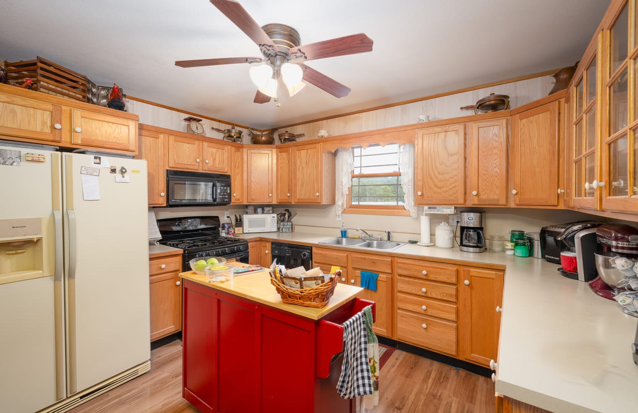 Listing Image 11