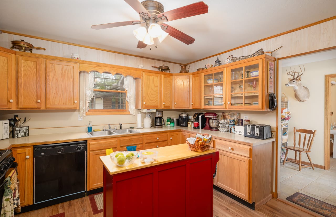 Listing Image 12