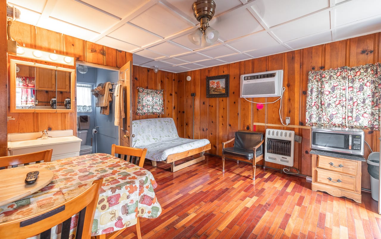 Listing Image 18