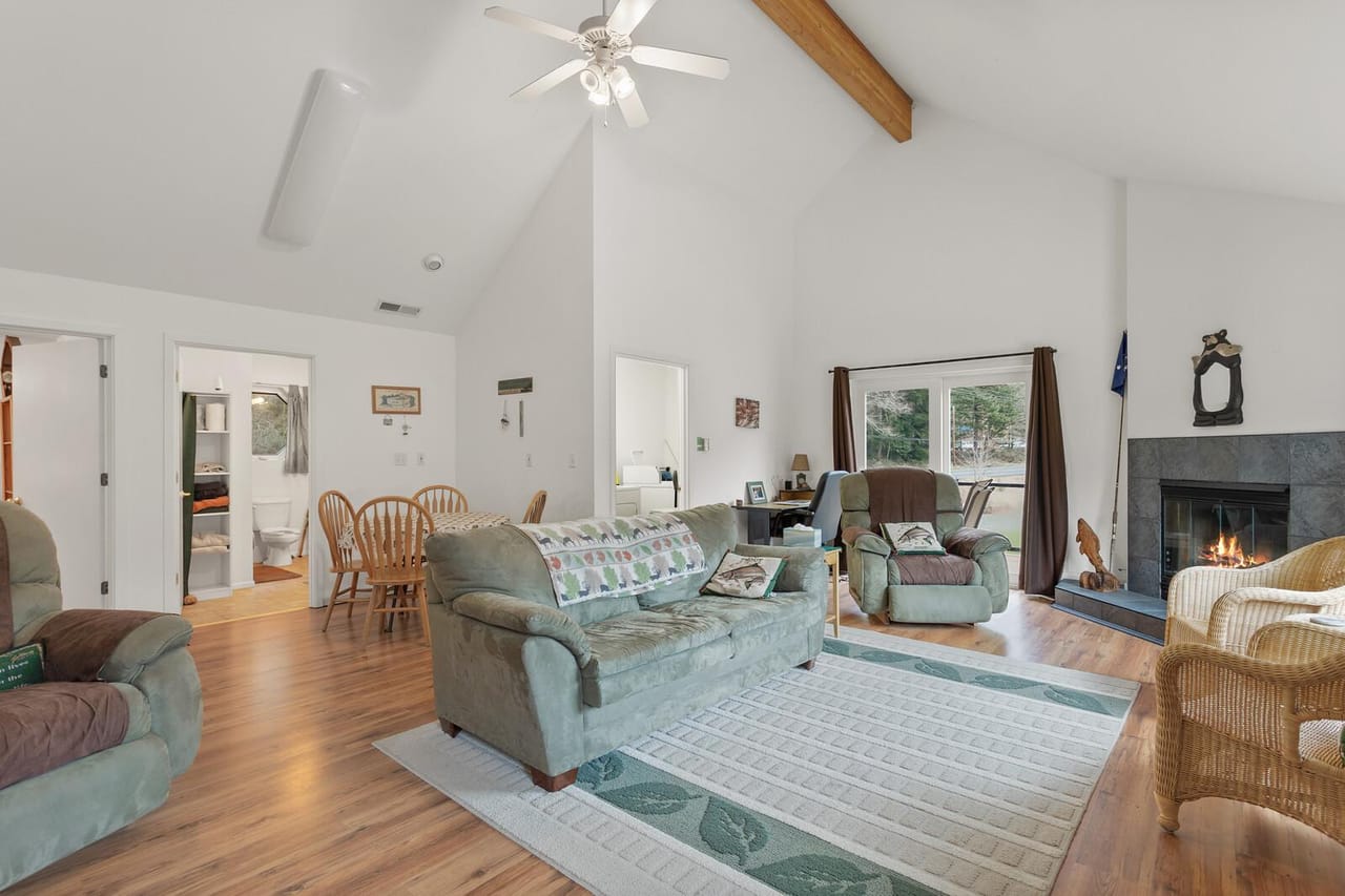 Listing Image 10
