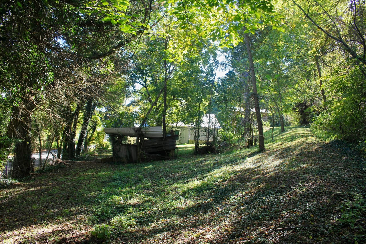 Listing Image 4