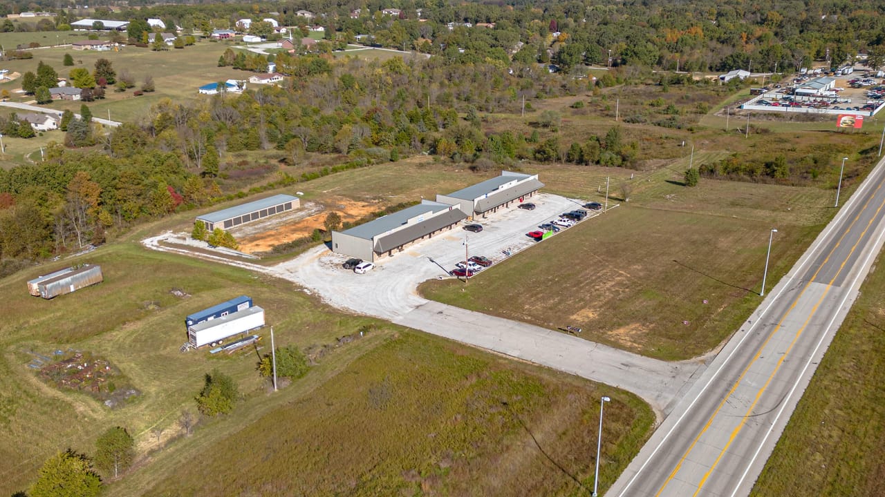 Listing Image 6