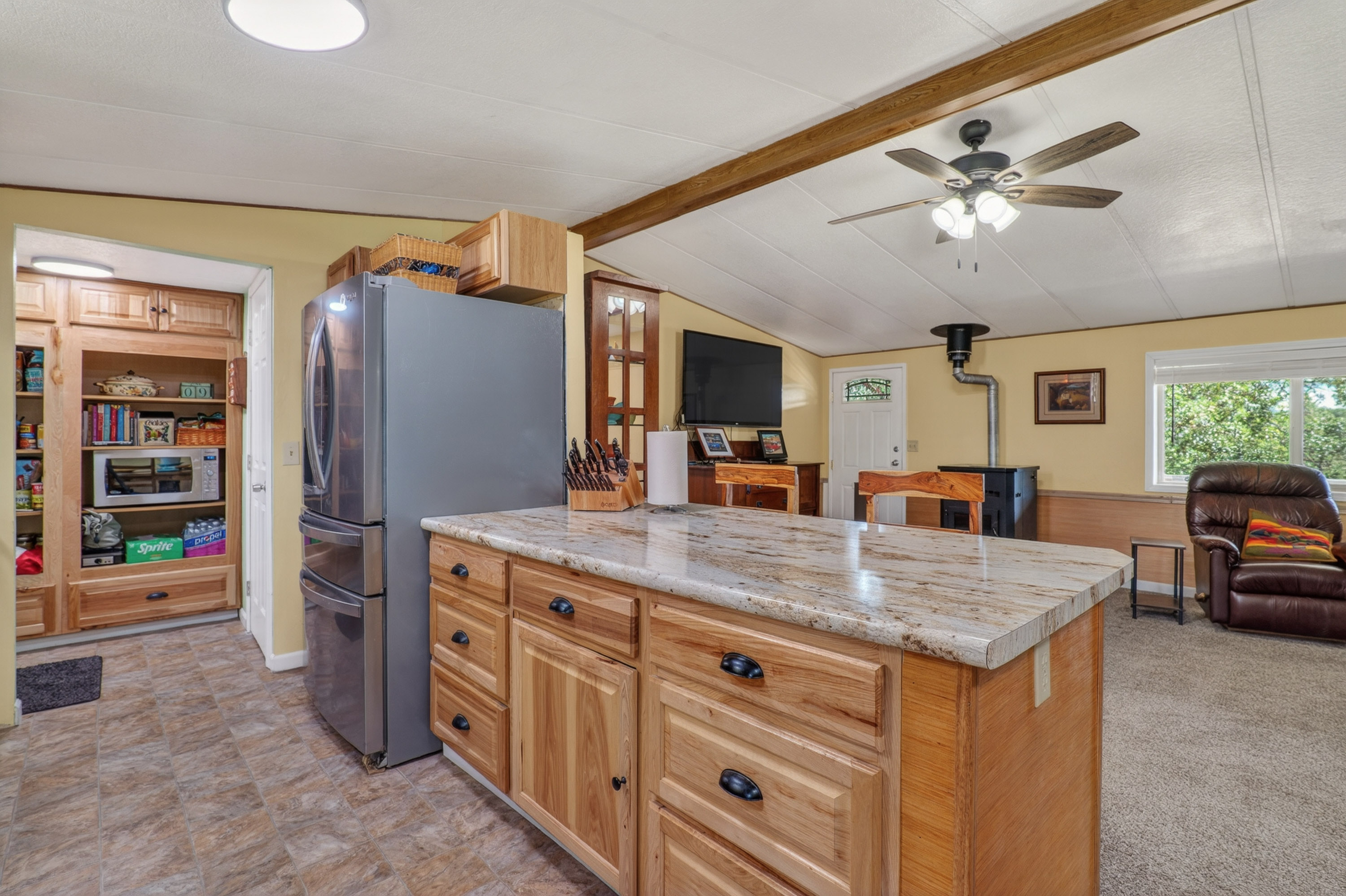 Listing Image 10