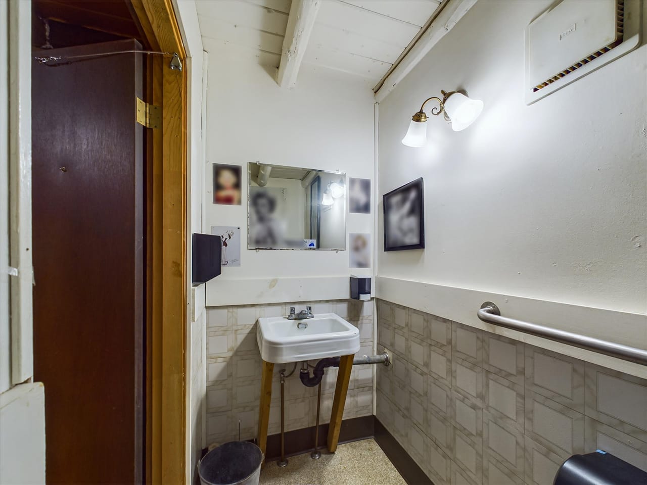 Listing Image 72