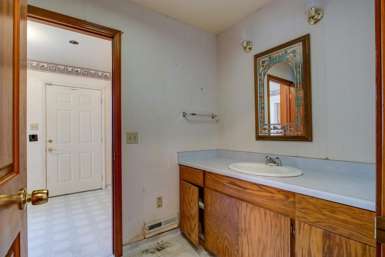 Listing Image 74