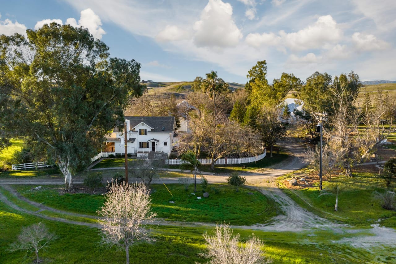 Listing Image 9