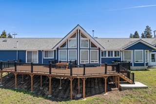 Stunning Lakefront Home Living on Agency Lake 38038 Modoc Point Rd, Chiloquin, OR