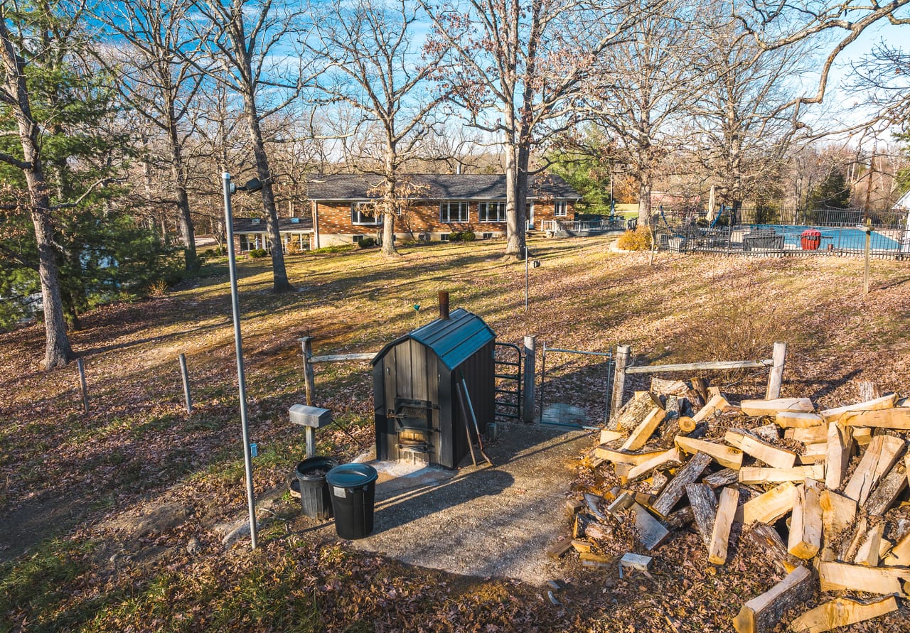 Listing Image 3